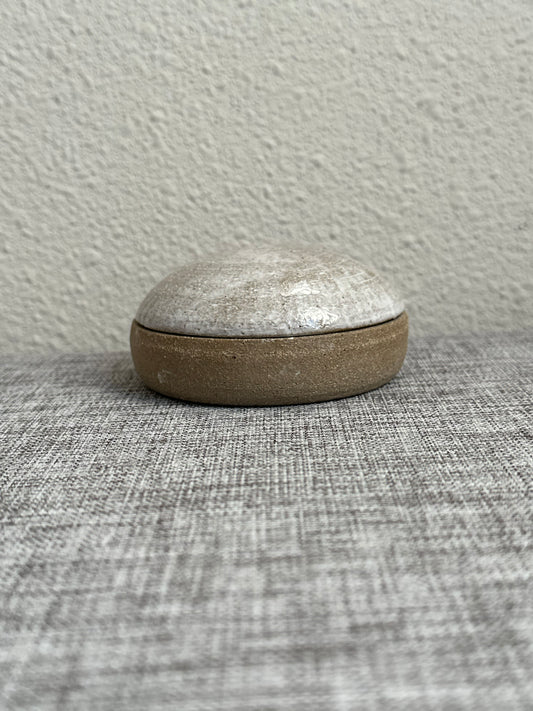 Round Pebble Jar