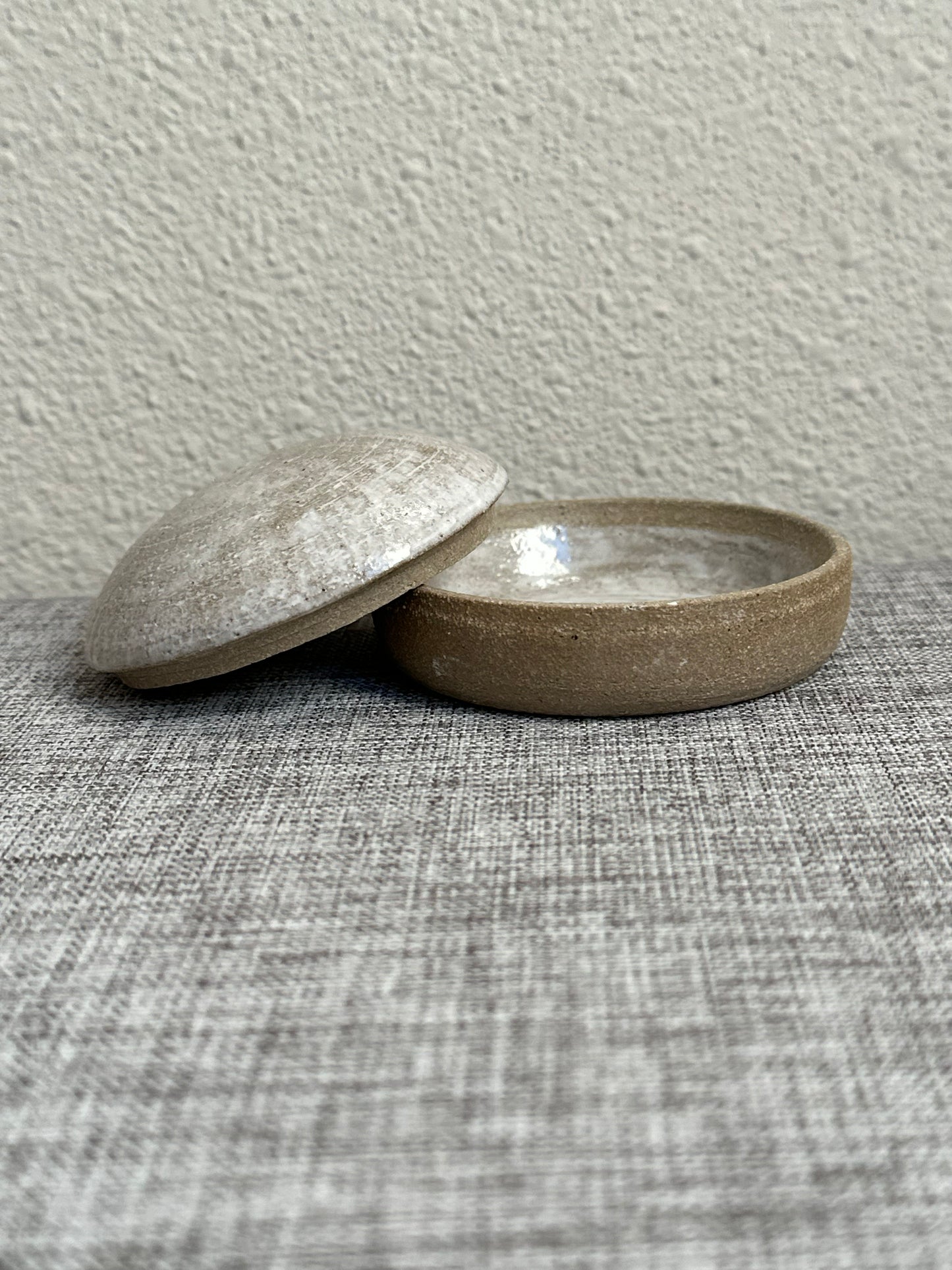 Round Pebble Jar