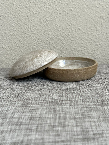 Round Pebble Jar